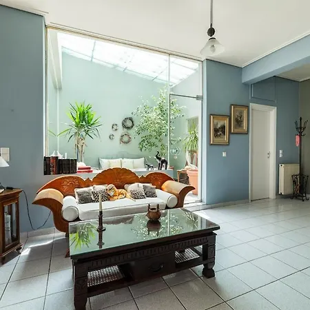 Aura Atrium Apartment *