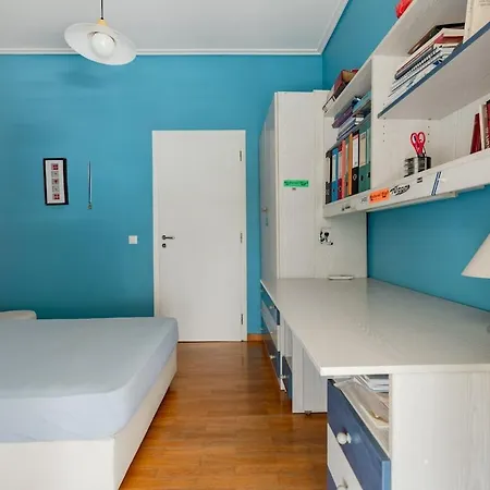 Aura Atrium Apartment *